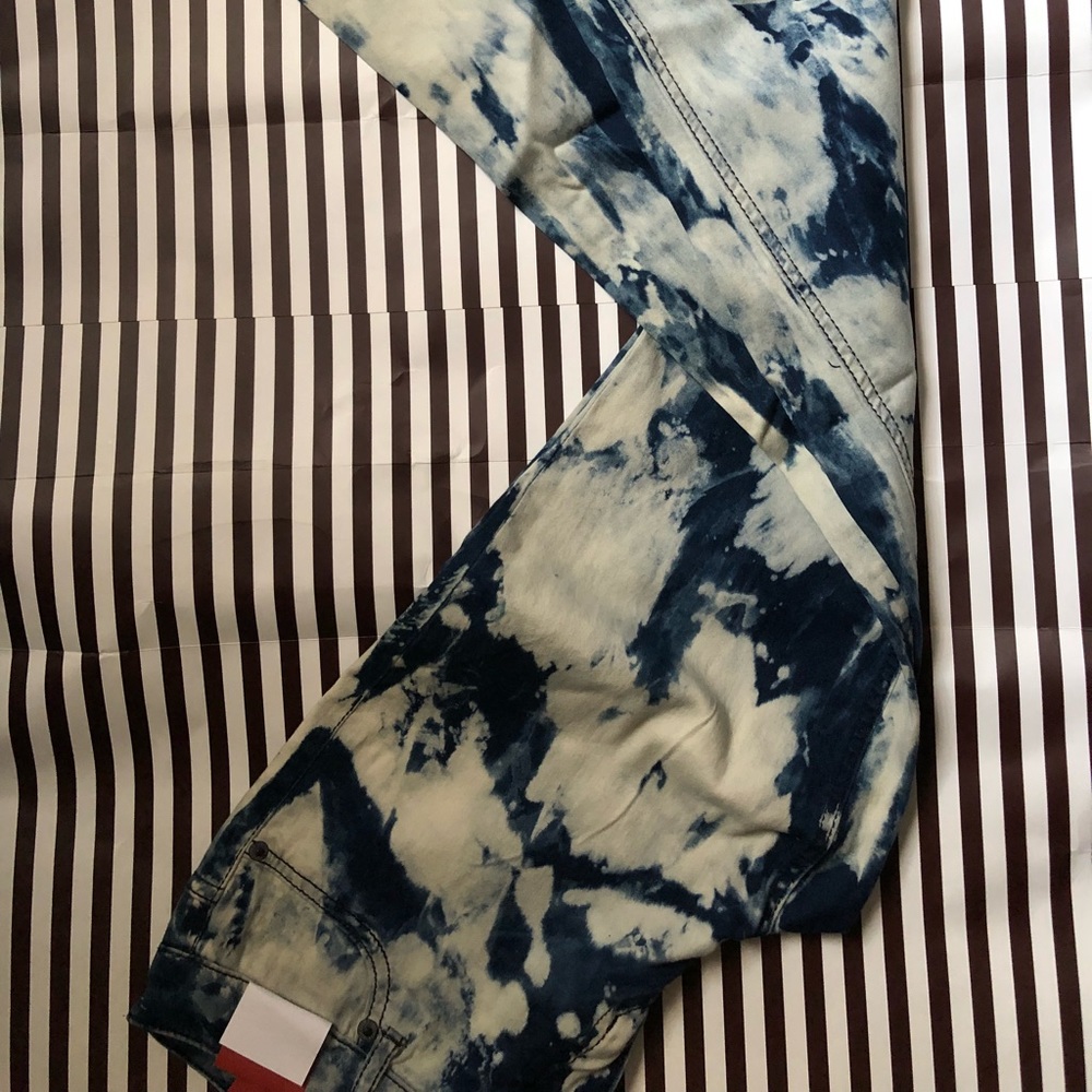Bleached skinny jeans